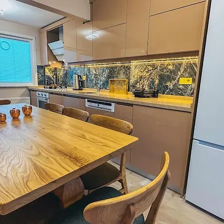 Central, Spacious With Balcony & Elevator Flat In Besiktas *