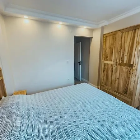 Appartamento Central, Spacious With Balcony & Elevator Flat In Besiktas Provincia di Istanbul