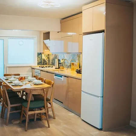 Central, Spacious With Balcony & Elevator Flat In Besiktas Apartamento Estambul
