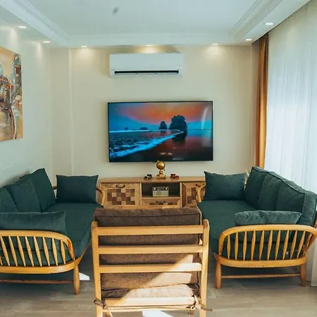 Central, Spacious With Balcony & Elevator Flat In Besiktas Apartamento